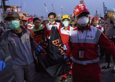 کشف 6 جسد از مسافران هواپیمای مسافری اندونزی