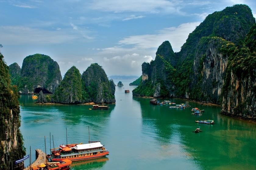بهترین زمان سفر به ویتنام؛ کشور قله های بلند و جزایر سرسبز