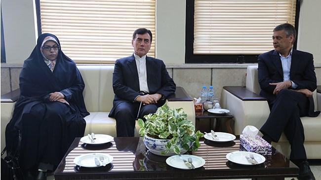 توسعه اقتصاد با تلفیق دیدگاه دیپلماسی و بازرگانی توسعه اقتصاد با تلفیق دیدگاه دیپلماسی و بازرگانی