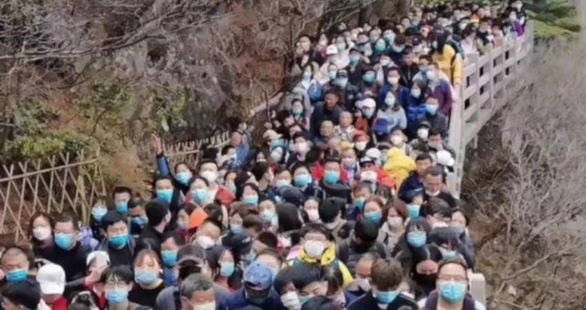 هجوم 20 هزار توریست به پارک ملی چین بدون رعایت فاصله گذاری اجتماعی