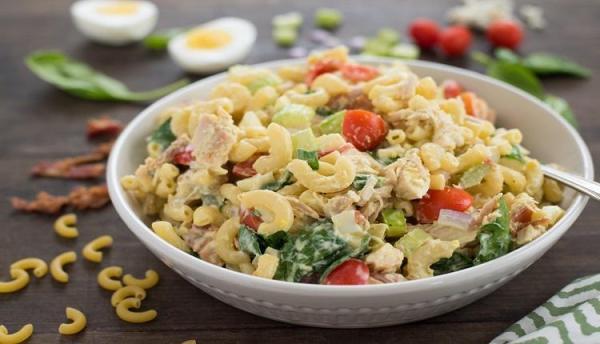طرز تهیه سالاد ماکارونی با تن ماهی طرز تهیه سالاد ماکارونی با تن ماهی